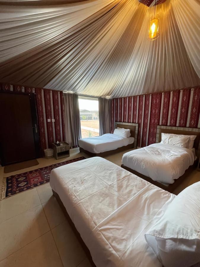 مخيم جبل بردى Jabal Burdah Camp Hotell Wadi Rum Exteriör bild